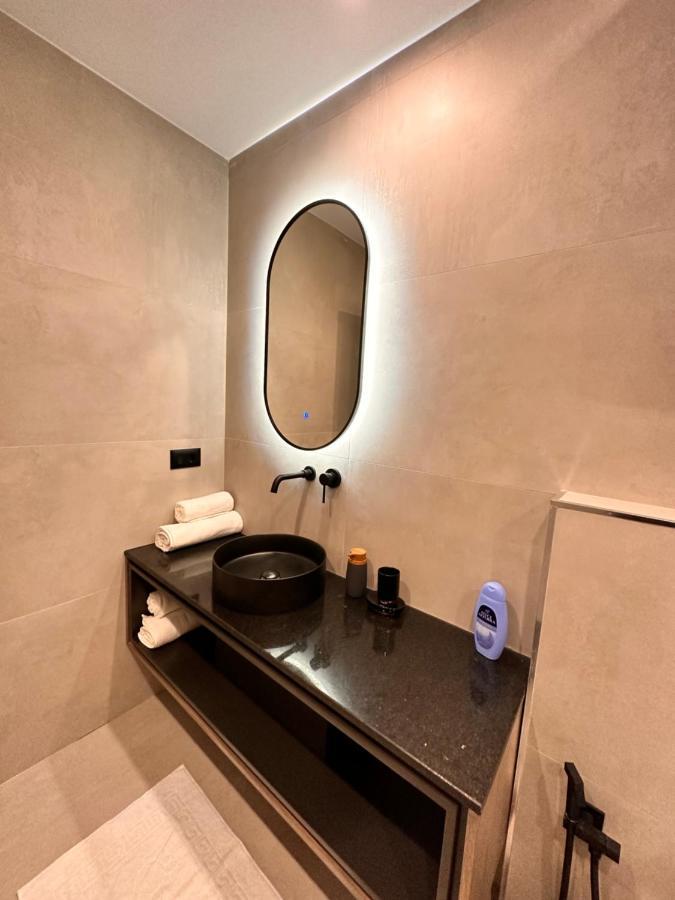 Agate Hotel Self Check In Tirana Buitenkant foto